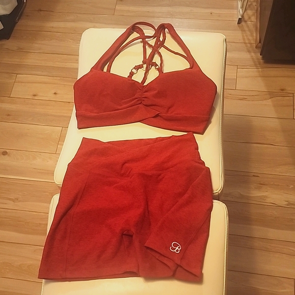 Bombshell Sportwear Set - Picture 5 of 10